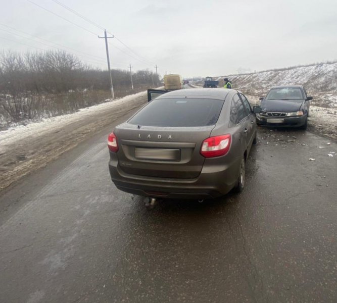 В Новохоперском районе полицейскими устанавливаются обстоятельства ДТП, в котором пострадали двое местных жителей